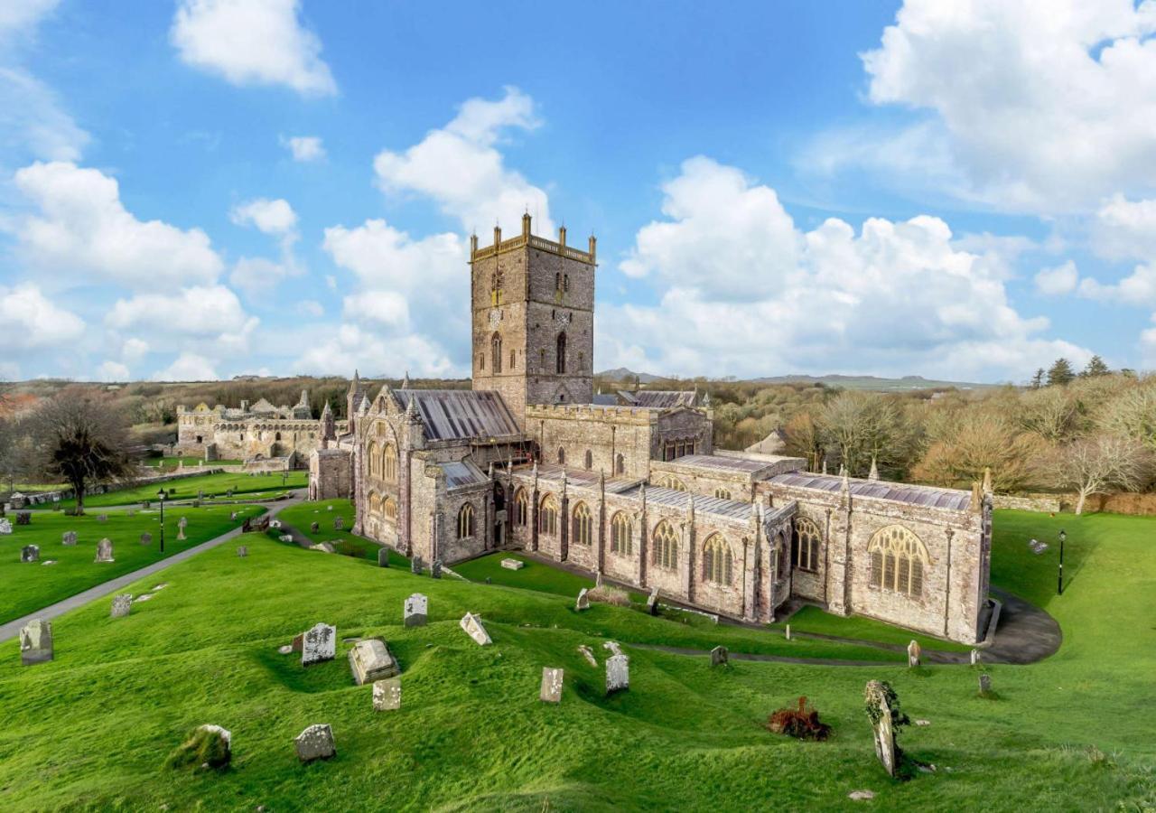 Вилла Bwthyn Clyd - St Davids Экстерьер фото